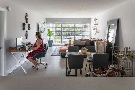 Artrageous On The River - Living Room