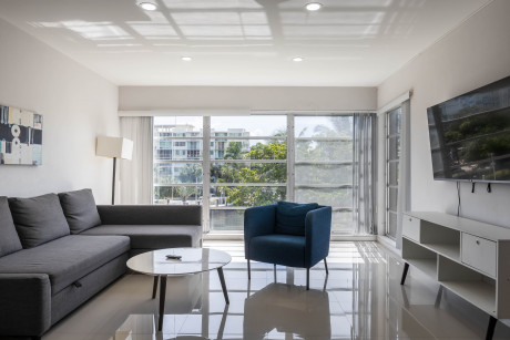 Artrageous On The River - Living Room